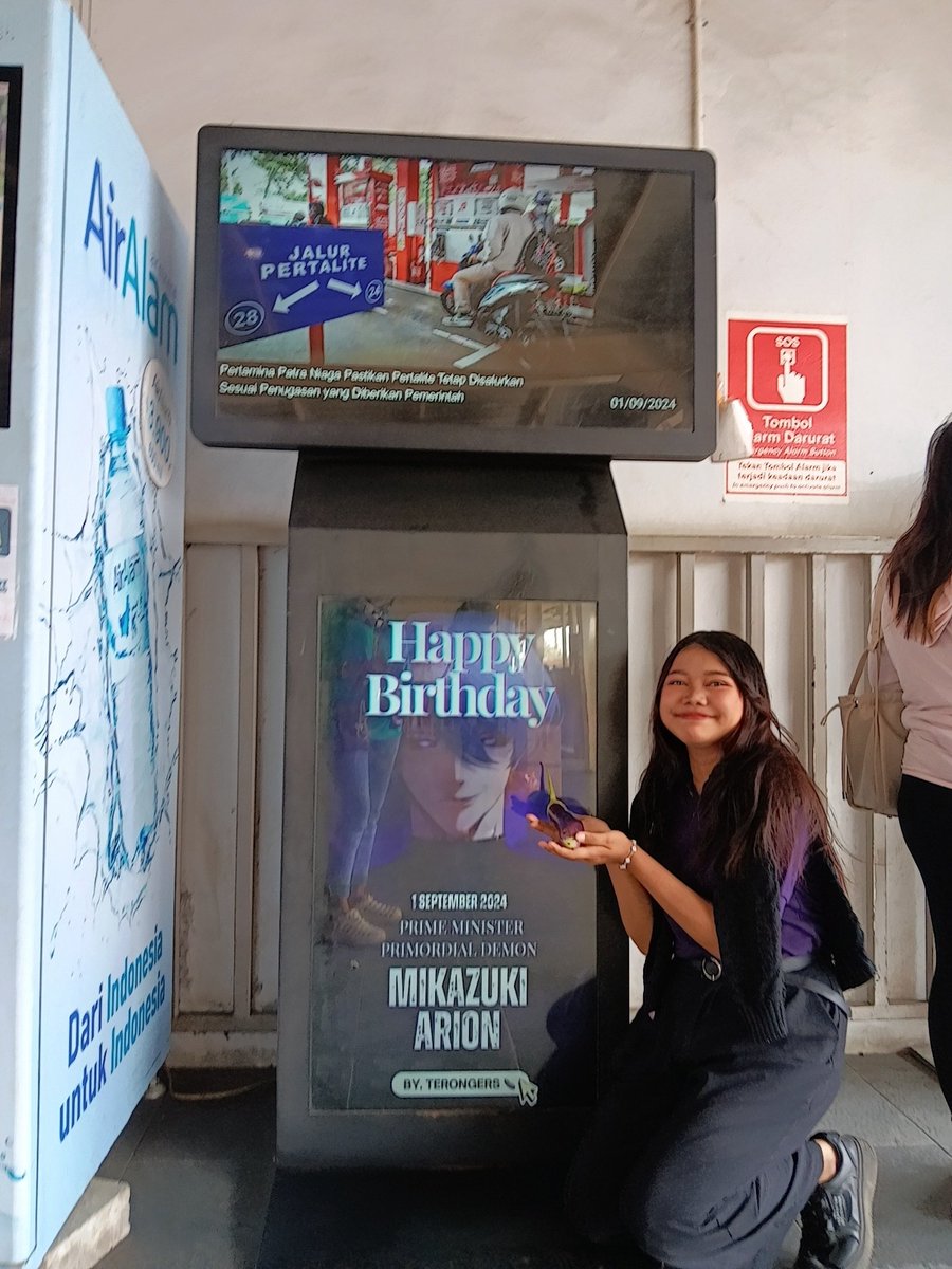 matcha_luvv3's tweet photo. maluu bangett sendirian di stasiun, nenteng terong 1biji sampe gabisa kontrol muka, ketawa mulu😭😭😭mana diketawain kakak kakak but gapapa demi papii @MikazukiArion @Momiji__1996 #A2IONDAY #A2ionINVADETheWorld https://t.co/KOYcHYfDZ4
