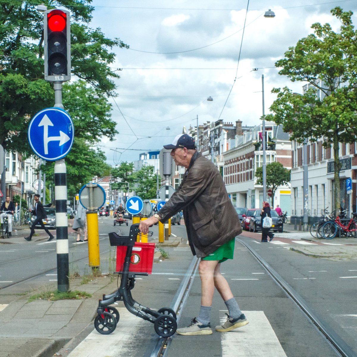 #straatjutten 4827: Transfer
Op te laatste dag van de transfermarkt kijken voetbalfans steeds wanhopiger om zich heen of hun club er nog in slaagt om een belangrijke versterking binnen te halen.
Zou dit dan toch nog de vervanger zijn voor Feyenoord middenvelder Mats Wieffer?