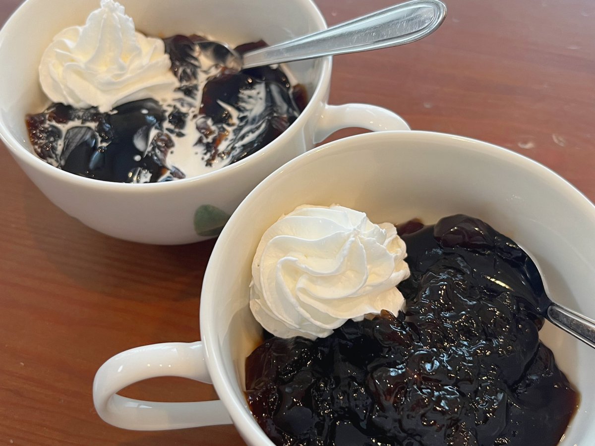 qnwbf900's tweet photo. 山本ゆりさんのコーヒーゼリーレシピ、簡単時短レシピでおやつに最高すぎる。ばぁばの急な来訪時に娘と作って出したら好評だった🫶 https://t.co/My4MSJJ6Of