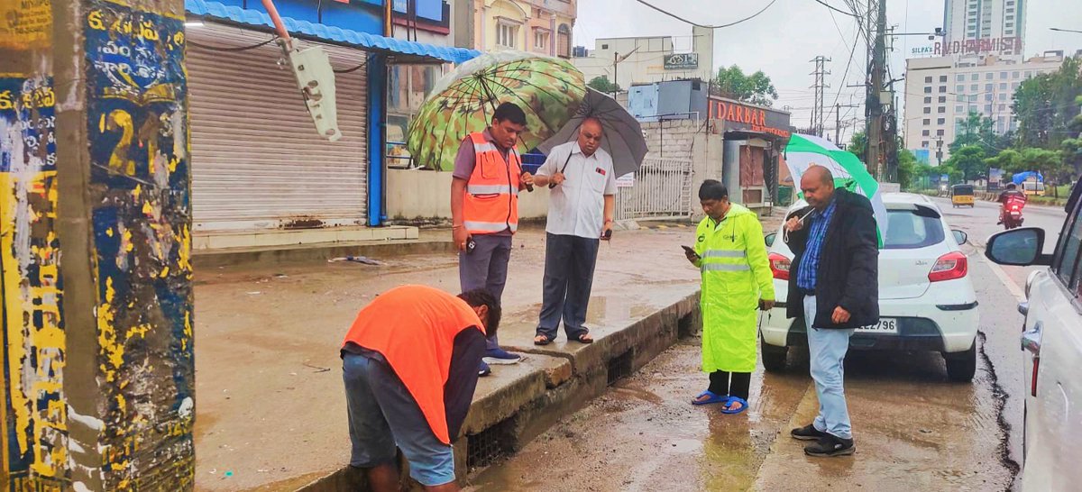 ZC_SLP's tweet image. Today, inspected &amp;amp; coordinated with the team to clear water logging points at #Miyapur, MyHome Mangala RUB, #Hafeezpet,  #Shilparamam and #ChandaNagar.

 #SerlingampallyZone #HyderabadRains  #Hyderabad

@GHMCOnline
@CommissionrGHMC
@gadwalvijayainc
@PrlsecyMAUD