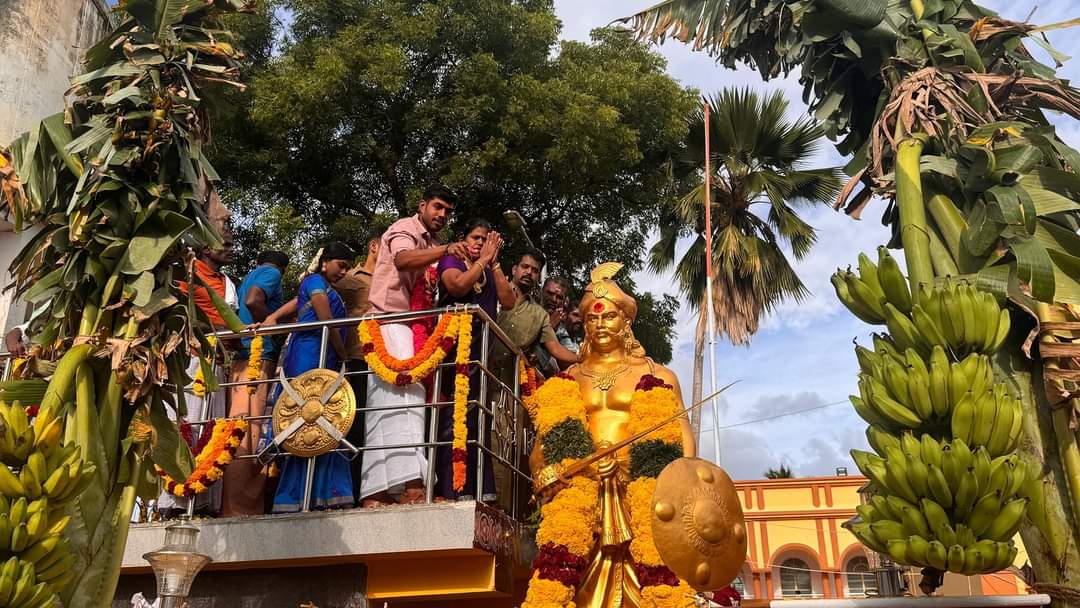 porkudi's tweet image. எவன் அடிப்பணிந்தாலும்
நெஞ்சுரம் கொண்டோர் உறையும் நெற்கட்டான்செவல் கோட்டை நிமிர்ந்தே நிற்கும் 💪

#309பூழித்தேவர்ஜெயந்தி  
#poolithevar
#pulithevarheir
#thefirstfreedomfighter 
#gomathimuthurani 
#TheKing 
#CrownPrince
#sivakumarasamydurai 
#PrinceOfRoyal 
#sibiullamudaiyardurai