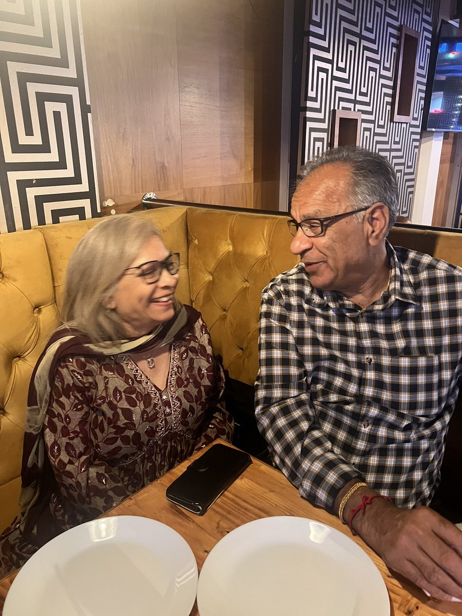 VeenaAmenRa's tweet photo. Family Vibes https://t.co/MbgnrVgl8u