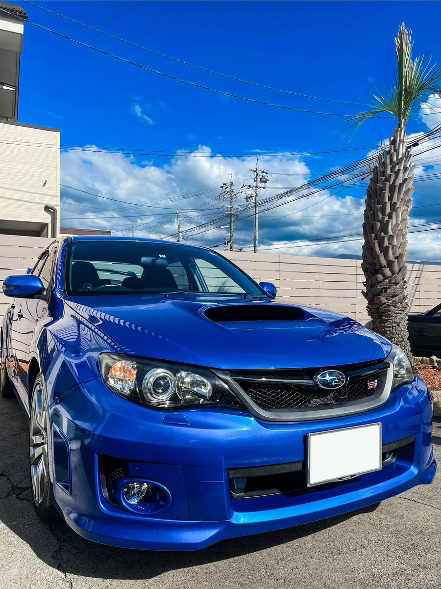 orenosensha's tweet photo. 本日も朝から満車です！
いつも沢山のご予約ありがとうございます！
台風の影響により雨が続きますが、強烈な撥水コーティングを施工してクリアな視界に仕上げます！ https://t.co/TDCX7cvVfm