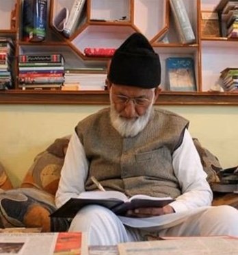 r4oflvalleyx2x's tweet photo. Kashmir was orphaned the day he left this world. But his words,thoughts and love for Kashmir and freedom will remain alive forever. His mission will rise again in Kashmir. "In sha Allah" https://t.co/UyJ1enbuPy