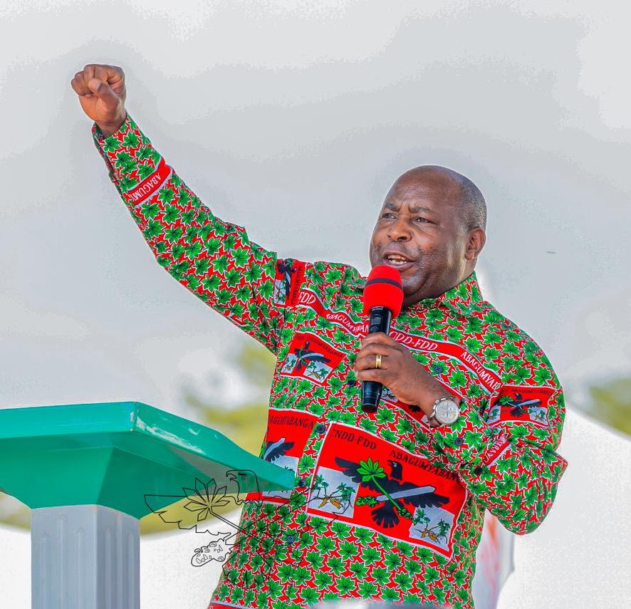 #ImbonerakureDay: Mw’ijambo yashikirije, Nyenicubahiro <a href="/GeneralNeva/">SE Evariste Ndayishimiye</a> yarashimiye Imbonerakure ko zakenyereye urugamba rw’iterambere: “Imbonerakure, murashoboye! Muze twubake Uburundi bwacu tugavye, na cane cane muri iki gihe turiko tuja mu matora. Ba sesankuyoze tubamirire kure..”