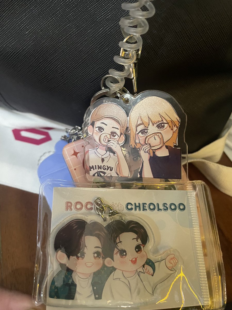 ciaogyuhao's tweet photo. gyuhao 🤝 cheolsoo

got this freebie hihi #RockWithCheolsoo

thank you @jhhj824 https://t.co/1LVeHPxvA8