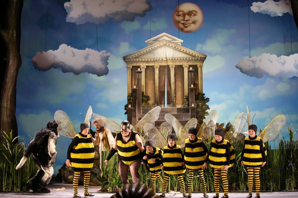 We’ve been nominated for 2 awards at the Austrian Musical Theatre Awards!! 

Nomnoms for Best Operetta and Best Design for Orpheus In The Underworld at @Volksoper_Wien, directed by Spymonkey, designed by Julian Crouch. 

buff.ly/3yXFDy5

Pic Barbara Palffy