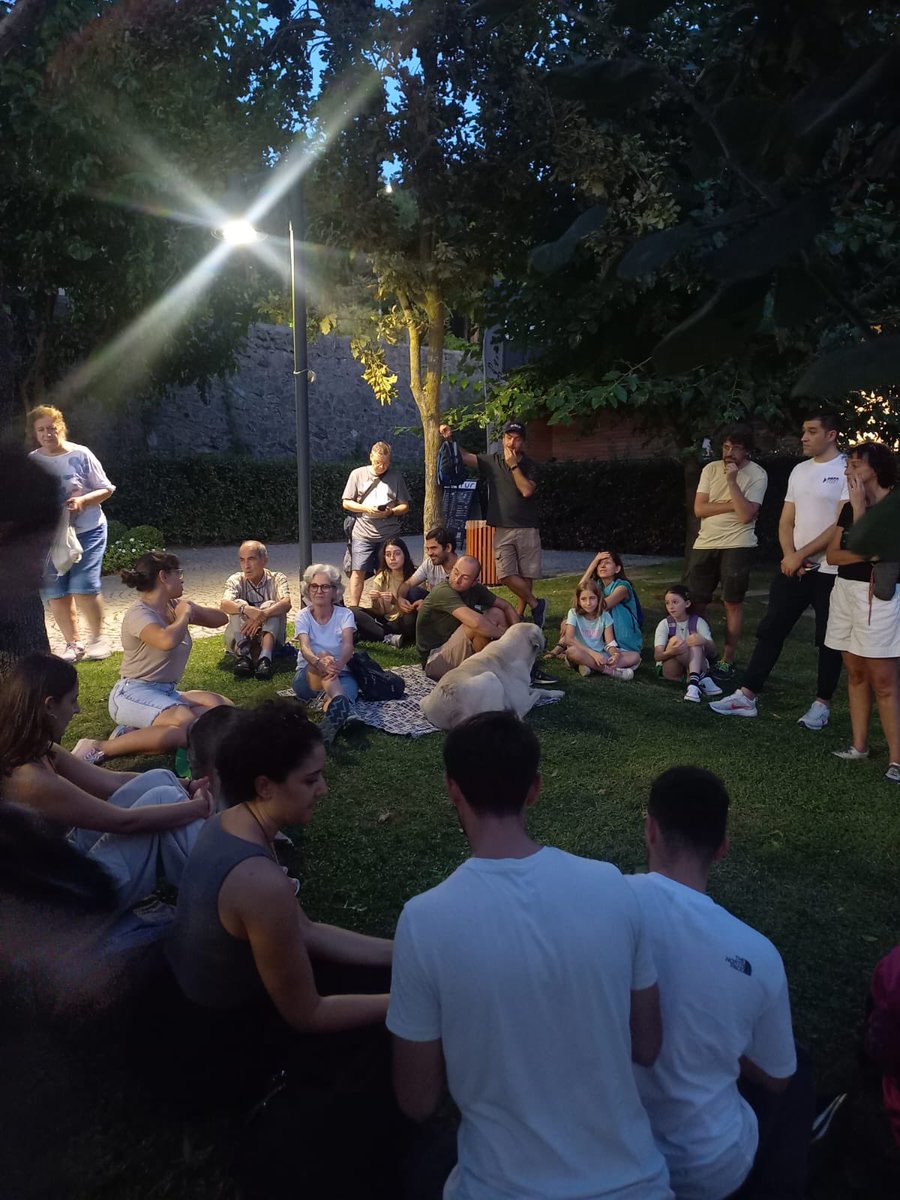 Kuzey Ormanları Savunması (@kuzeyormanlari) on Twitter photo Kuzey Ormanları Savunması’nın Atatürk Kent Ormanı Gönüllüleri, sevgili hocamız <a href="/UnalAkkemik/">Prof. Dr. Ünal Akkemik</a> rehberliğinde doğa/flora yürüyüşü yaptı.
Bakın komşular bu orman parçamızı uzun yıllardır inşaat yağmasına karşı korumayı başardık. İBB doğal yapıyı koruyarak halk sağlığına açtı.⬇️ Kuzey Ormanları Savunması’nın Atatürk Kent Ormanı Gönüllüleri, sevgili hocamız <a href="/UnalAkkemik/">Prof. Dr. Ünal Akkemik</a> rehberliğinde doğa/flora yürüyüşü yaptı.
Bakın komşular bu orman parçamızı uzun yıllardır inşaat yağmasına karşı korumayı başardık. İBB doğal yapıyı koruyarak halk sağlığına açtı.⬇️