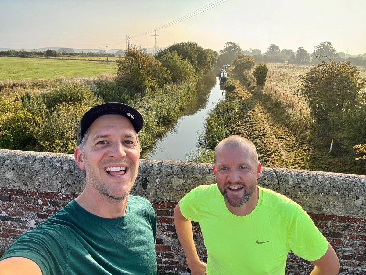 BoysBoon's tweet photo. 5️⃣ DAYS TO GO! Missed out on Oasis tickets?! Why not support these boys instead by donating to either #histiocytosisuk or
#devizesopendoors in memory of the late great Tony ‘Boon’ Poole. https://t.co/UcDAruFw2P #boonsboys #4x4x48 #devizes #run https://t.co/LzywsCkDSD