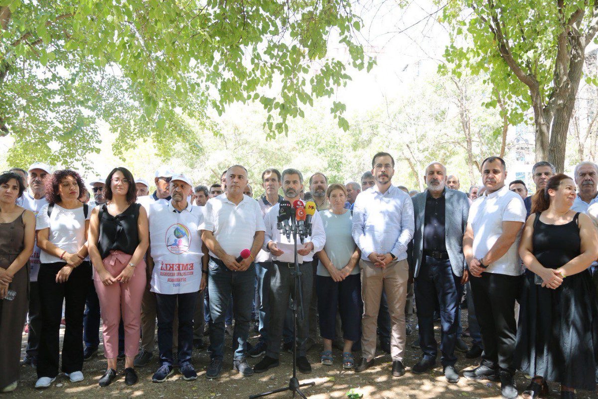 TMMOB Amed İl Koordinasyon Kurulumuzun da içinde yer aldığı Bölge Sivil Toplum Kuruluşları ile birlikte 1 Eylül Dünya Barış Gününde Barış Deklerasyonu yayımladık .