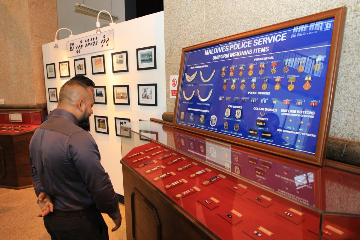 ފުލުހުންގެ ޚިދުމަތުގެ ދުވަހާ ގުޅިގެން ފުލުހުންގެ އާސާރު ދައްކައިލުމުގެ ހަރަކާތް ފަށައިފި
police.gov.mv/media/news/234…