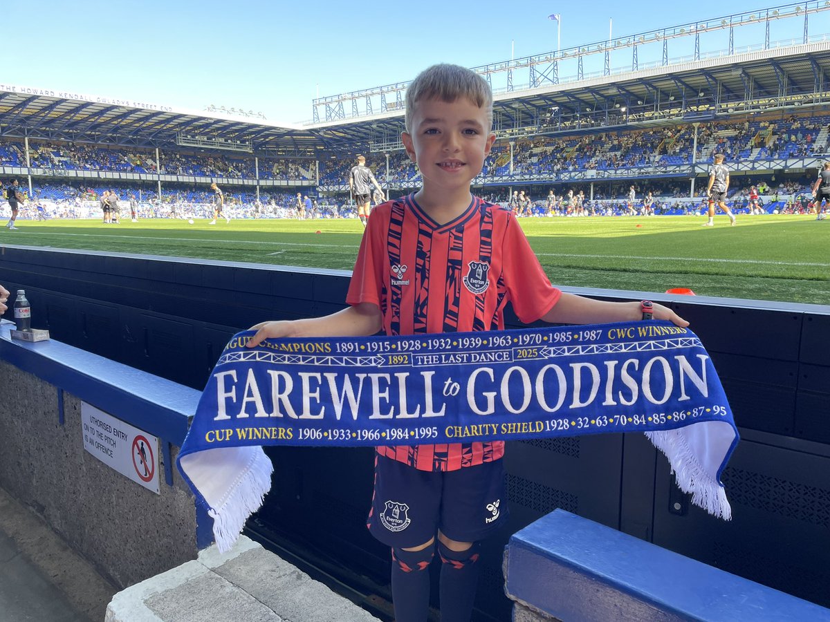 Barry Allen tweet media