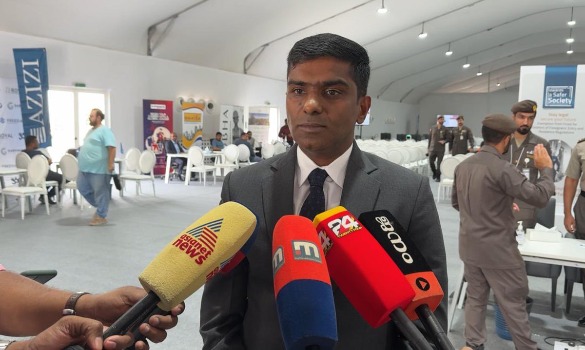 CG Shri Satish Sivan visited the Awir Immigration Centre where a facilitation centre has been established by <a href="/GDRFADUBAI/">GDRFA DUBAI إقامة دبي</a> to help all individuals availing the Amnesty scheme.
<a href="/cgidubai/">India in Dubai</a> has a counter at the Awir facility to help🇮🇳nationals acquire Indian travel documents.