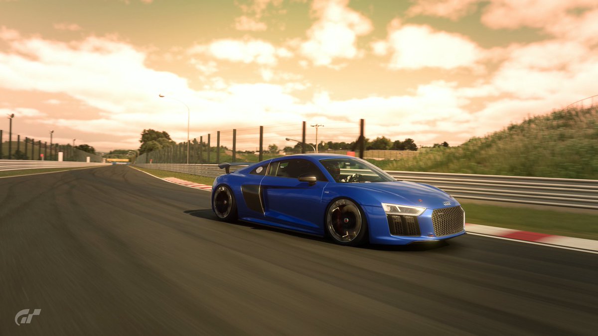 hazusukeyz's tweet image. Audi R8 coupe v10
Suzuka Backstretch to 130R
#GT7 #WeeklyChallenges #RacePhoto
#GhostArts #VirtualPhotography