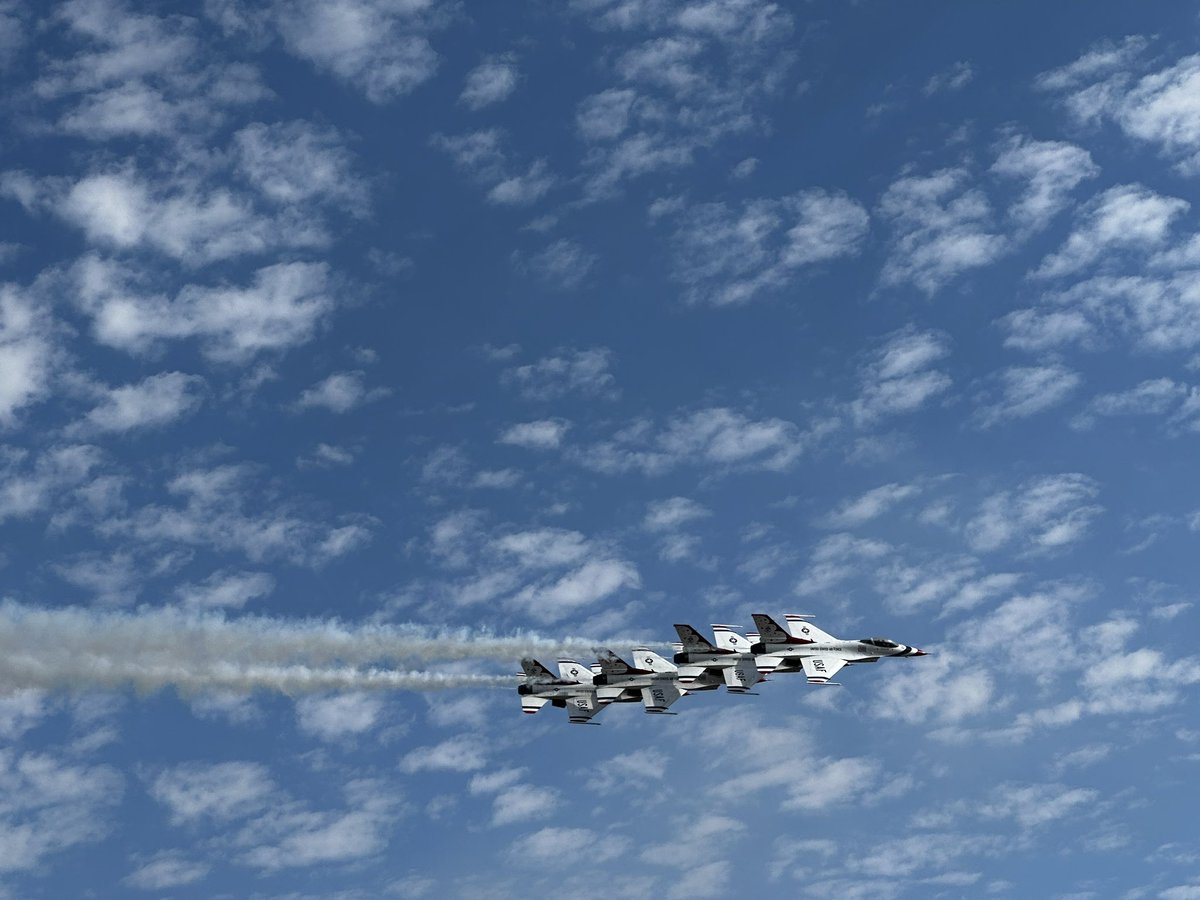 realSergeLuke's tweet image. Airshow in McMinnville #airshow #KMMV #mcminnvile @oregonairshow @AFThunderbirds