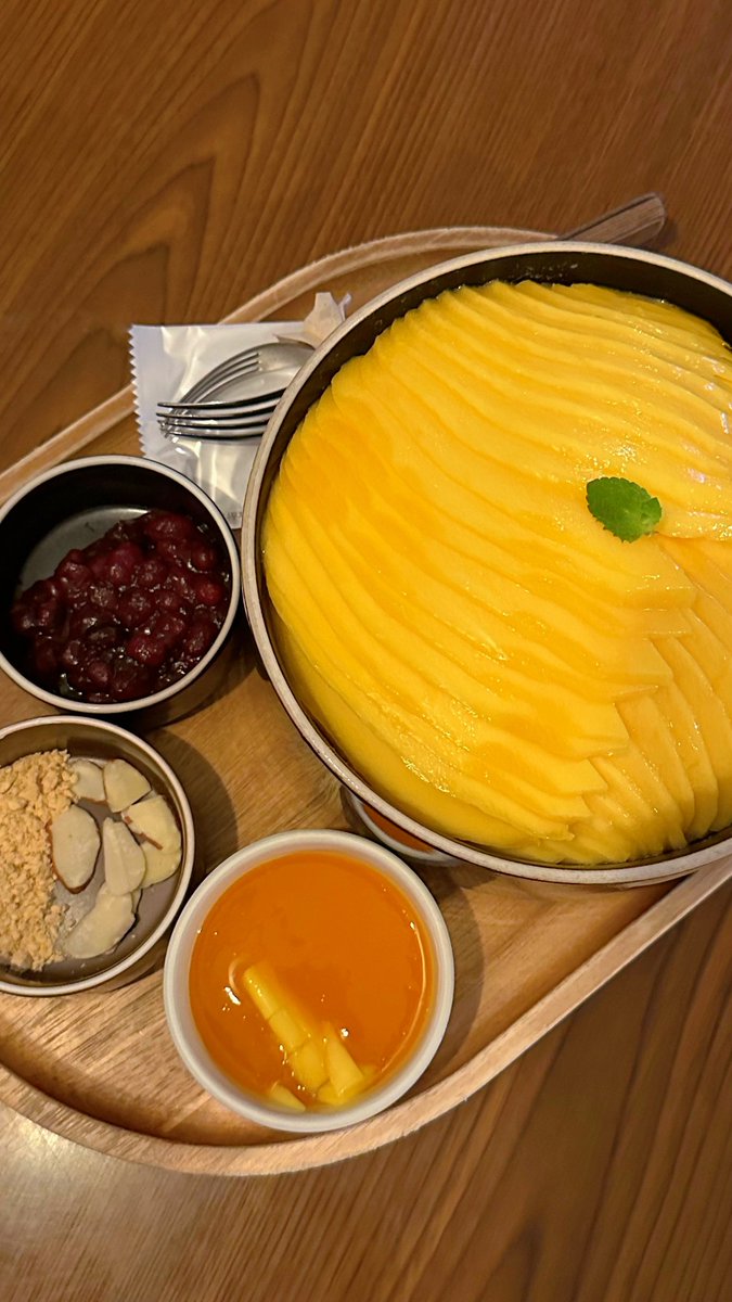 개쩌는 망빙을 먹었다는 소식을 전한다