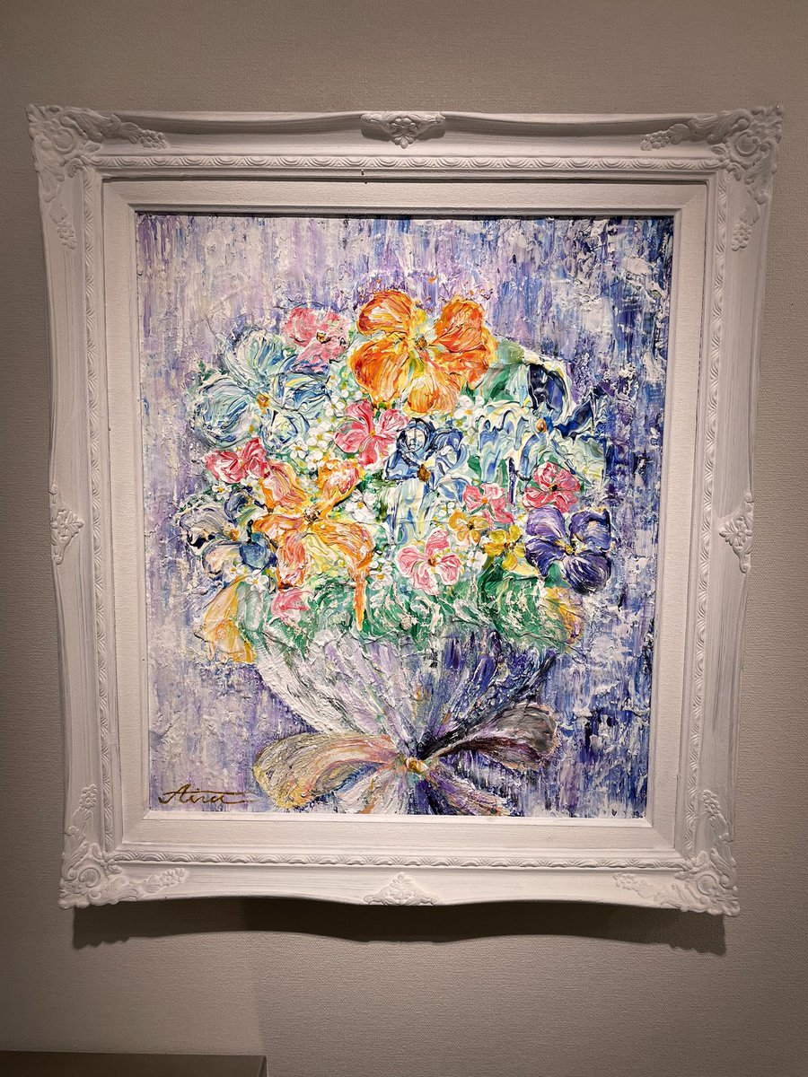 satoru_3131's tweet image. グループ展『Earth Angels』本当に素敵でした✨作品のひとつひとつの思いをあいにゃんに語っていただき造詣がより深まりました🤔展示とは直接関係はないけど結婚おめどとう！も伝えられて嬉しかった✨
これからも新しい視点の作品を楽しみにしています😊
#SDSTYO #streetdreamsmag
#SDMfeatures #ART