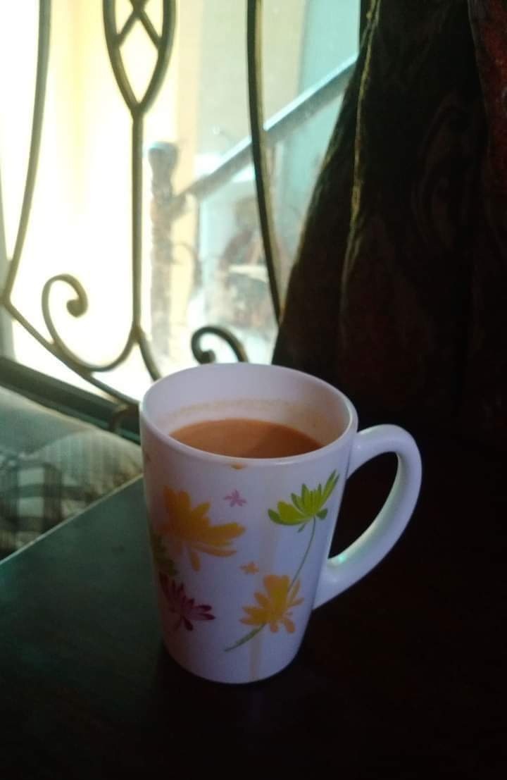 یہ بارش کا موسم۔       !     یہ ٹھنڈی ہوا ☁️
یہ ستمبر کا مہینہ۔         !  یہ ساون کی آمد ✨
یہ سنہری یادیں۔           !  یہ ہوا کی سنسناہٹ 
کھڑکی پر دستک دیتی بارش کی بوندیں 🌧️🌧️
یہ بکھری ادھوری شاعری اور چائے کا گرما گرم کپ۔۔۔۔ !! 
کچھ پل کے لیے سسہی پر ۔۔۔۔۔ !! 
زندگی کتنی