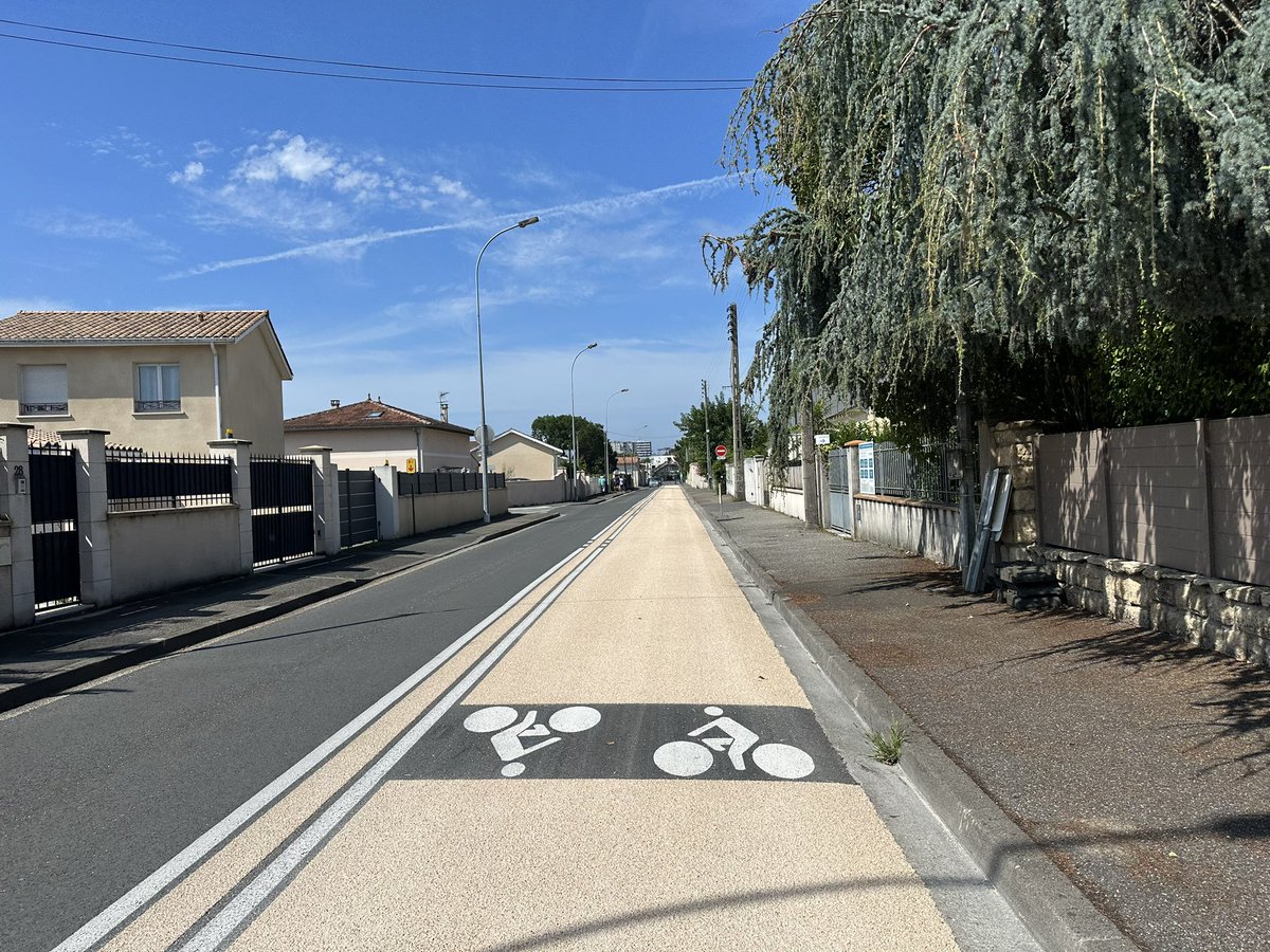William Boy (@william_boy_) on Twitter photo Bravo aux <a href="/Villedepessac/">Ville de Pessac</a> et <a href="/Villedebegles/">Bègles, le village urbain</a> qui ont eu le courage de proposer de nouveaux aménagements pour cette rentrée 2024 ! 👏🚲 🚌
Une belle amélioration autant pour les cyclistes que pour les usagers des bus.
Merci !
<a href="/RaynalPessac/">Franck Raynal</a> <a href="/clemrossignol/">Clément Rossignol Puech</a> Bravo aux <a href="/Villedepessac/">Ville de Pessac</a> et <a href="/Villedebegles/">Bègles, le village urbain</a> qui ont eu le courage de proposer de nouveaux aménagements pour cette rentrée 2024 ! 👏🚲 🚌
Une belle amélioration autant pour les cyclistes que pour les usagers des bus.
Merci !
<a href="/RaynalPessac/">Franck Raynal</a> <a href="/clemrossignol/">Clément Rossignol Puech</a>