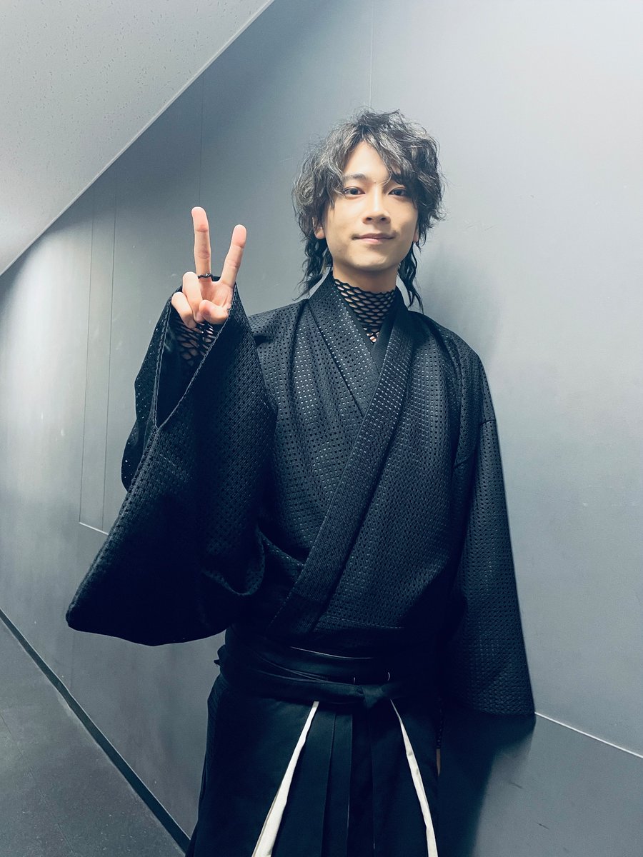 GWY8hcVWIAAL-rx.jpg?format=jpg