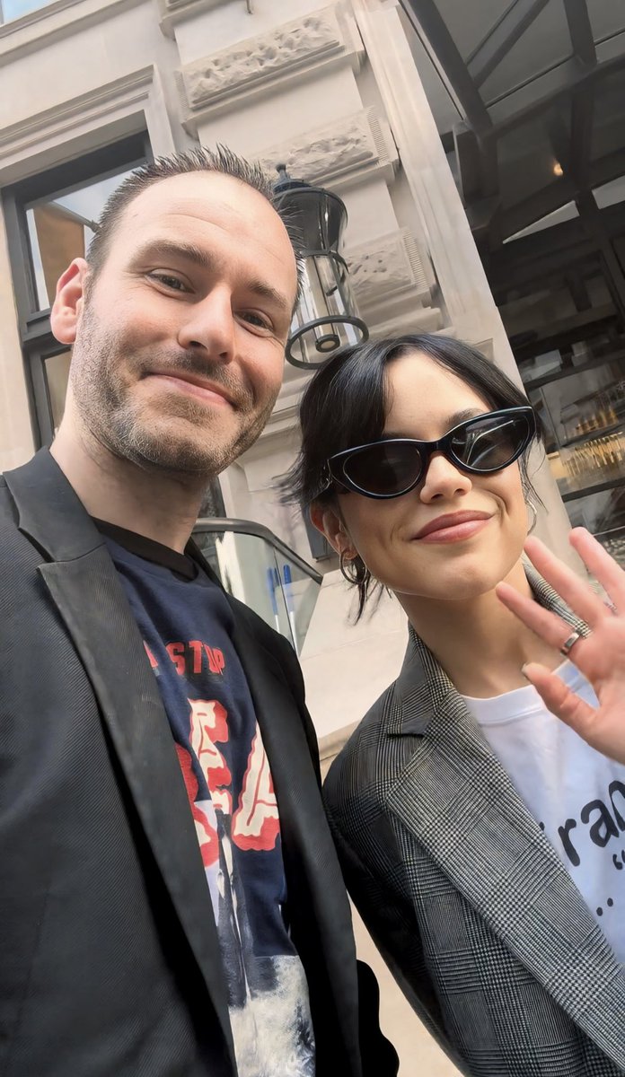 Oh she leaves quite an impression, 5 feet to be exact… 

Was so great meeting Jenna Ortega, one of the sweetest and prettiest people you could meet! 

#Jennaortega #wednesday #beetlejuice #taste #sabrina #SabrinaCarpenter    #BeetlejuiceBeetlejuice