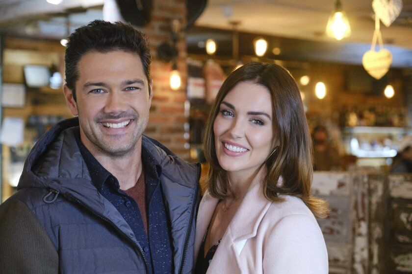 RomComReview1's tweet image. A lot of #HallmarkFans would love to be "matched" with #RyanPaevey!  Today (9/1) at 4pm Eastern you can see him along with #TaylorCole in #MatchingHearts.