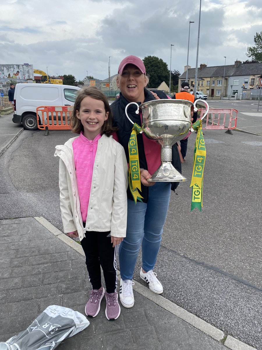 Eimear Uí Bheaglaoi / Ní Dhúbhda tweet media