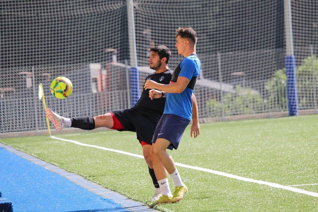 [Résultats]

🤝🏼 En match amical, l'Atlètic Escaldes s'est imposé face au CF Esperança (2-0) ! Les buteurs sont Pablo Lluch et Arru.