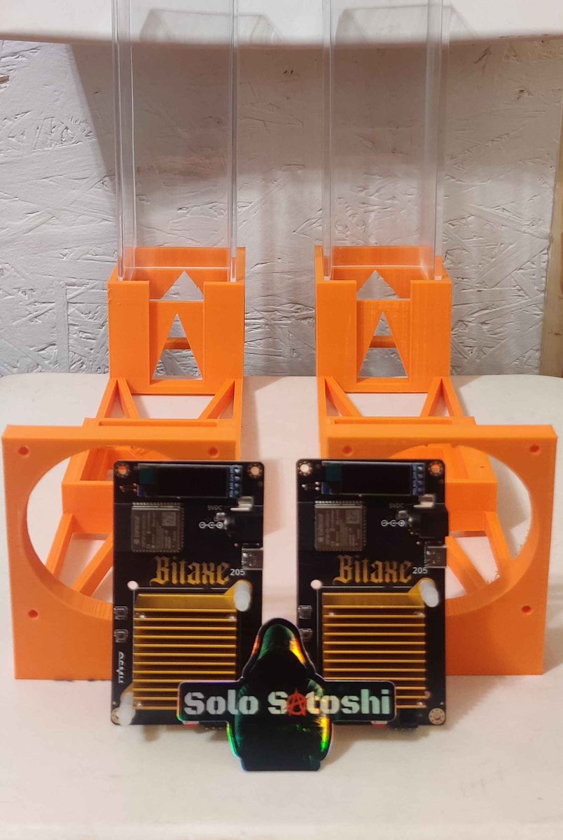 SoloSatoshi's tweet image. Live #ImmergeAxe updates from the R&amp;amp;D lab.

Oil immersion technology will allow the #Bitaxe 205 Ultra to put out an astounding 1.2 TH of power! Desktop #Bitcoin mining just got a lot cooler. 😎