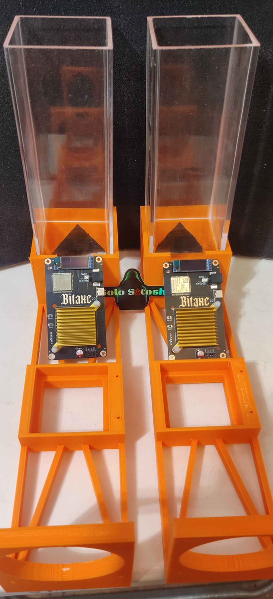 SoloSatoshi's tweet image. Live #ImmergeAxe updates from the R&amp;amp;D lab.

Oil immersion technology will allow the #Bitaxe 205 Ultra to put out an astounding 1.2 TH of power! Desktop #Bitcoin mining just got a lot cooler. 😎