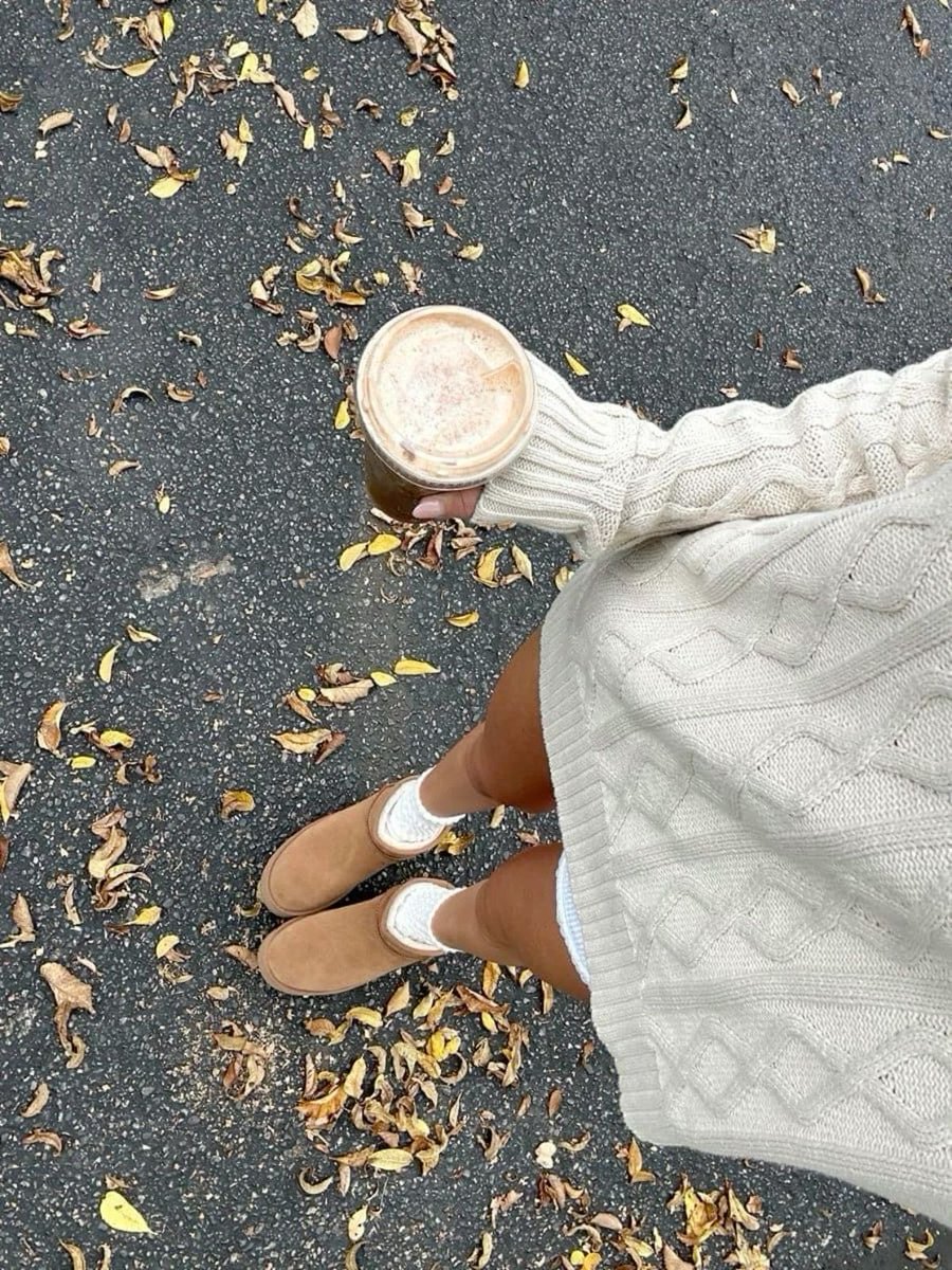 girlinfairy's tweet photo. september 1st ♡🍁🧦 https://t.co/28StXu0nPd
