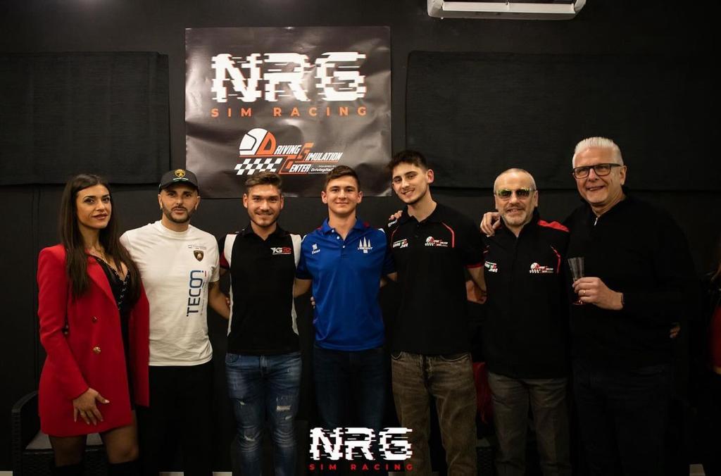 drivingitalia's tweet image. LEONARDO FORNAROLI è il CAMPIONE 2024 FIA Formula 3 🏆
Un #simdriver d&apos;eccezione quindi per il NRG Driving Simulation Center PIACENZA 😎
Grande applauso allo straordinario Gabriele Minì, secondo in campionato ❤️
#simracing #enjoyDSC #drivingsimulationcenter #F3 #formula3…