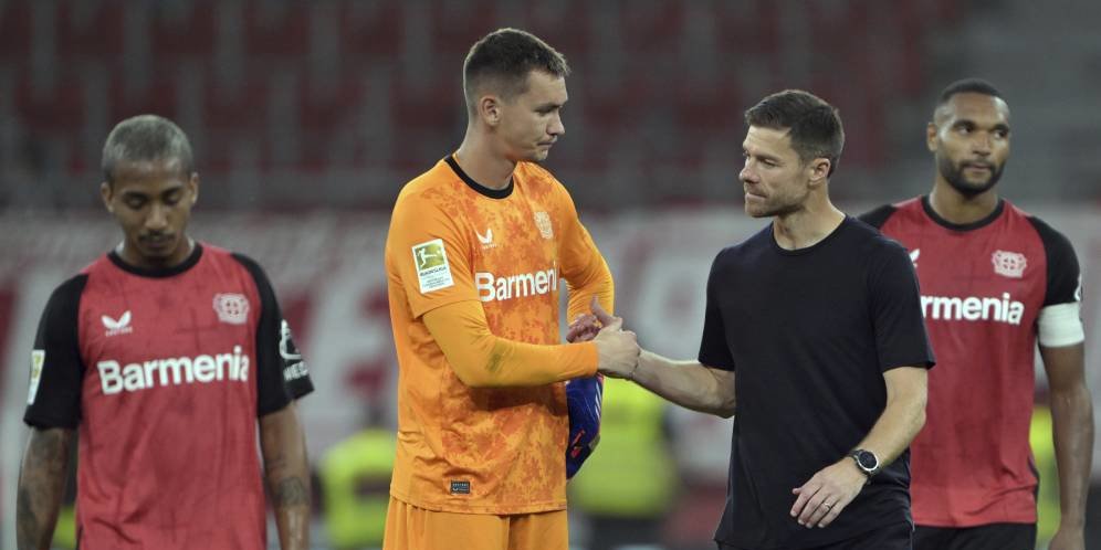 IFMalang's tweet photo. Rekor Tak Terkalahkan Terhenti, Bayer Leverkusen Akhirnya Kalah Juga di Bundesliga https://t.co/jdRWztoR39 https://t.co/QgSFswMNS2
