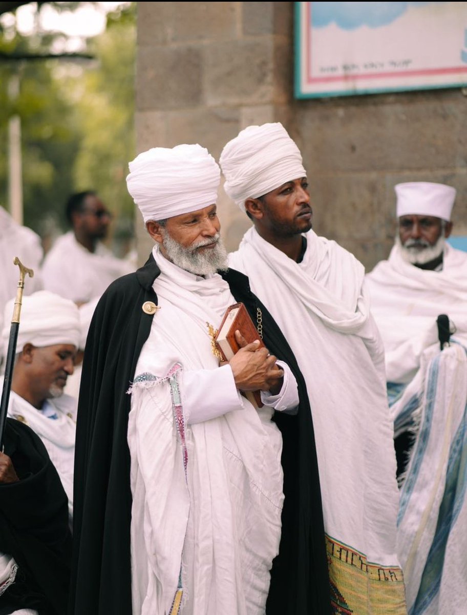 ኵሉ ዘገብራ ለጽድቅ ጻድቅ ውእቱ ወዘያከብር ሰንበተ