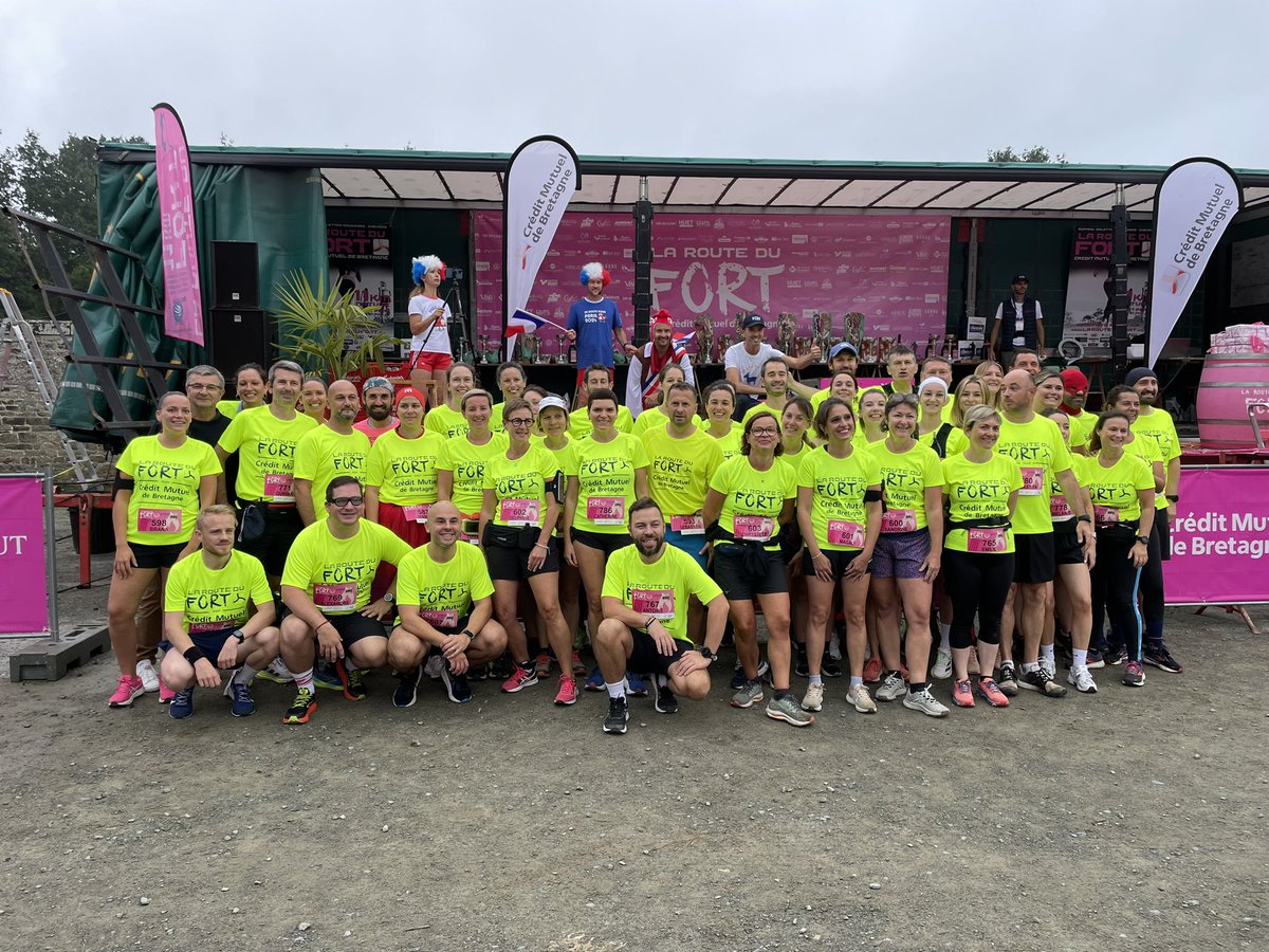 LeCungil's tweet image. 👏 Bravo aux coureurs 🏃‍➡️ de l’équipe @CMBretagne qui participent à la Route du Fort CMB ‼️ 💪
