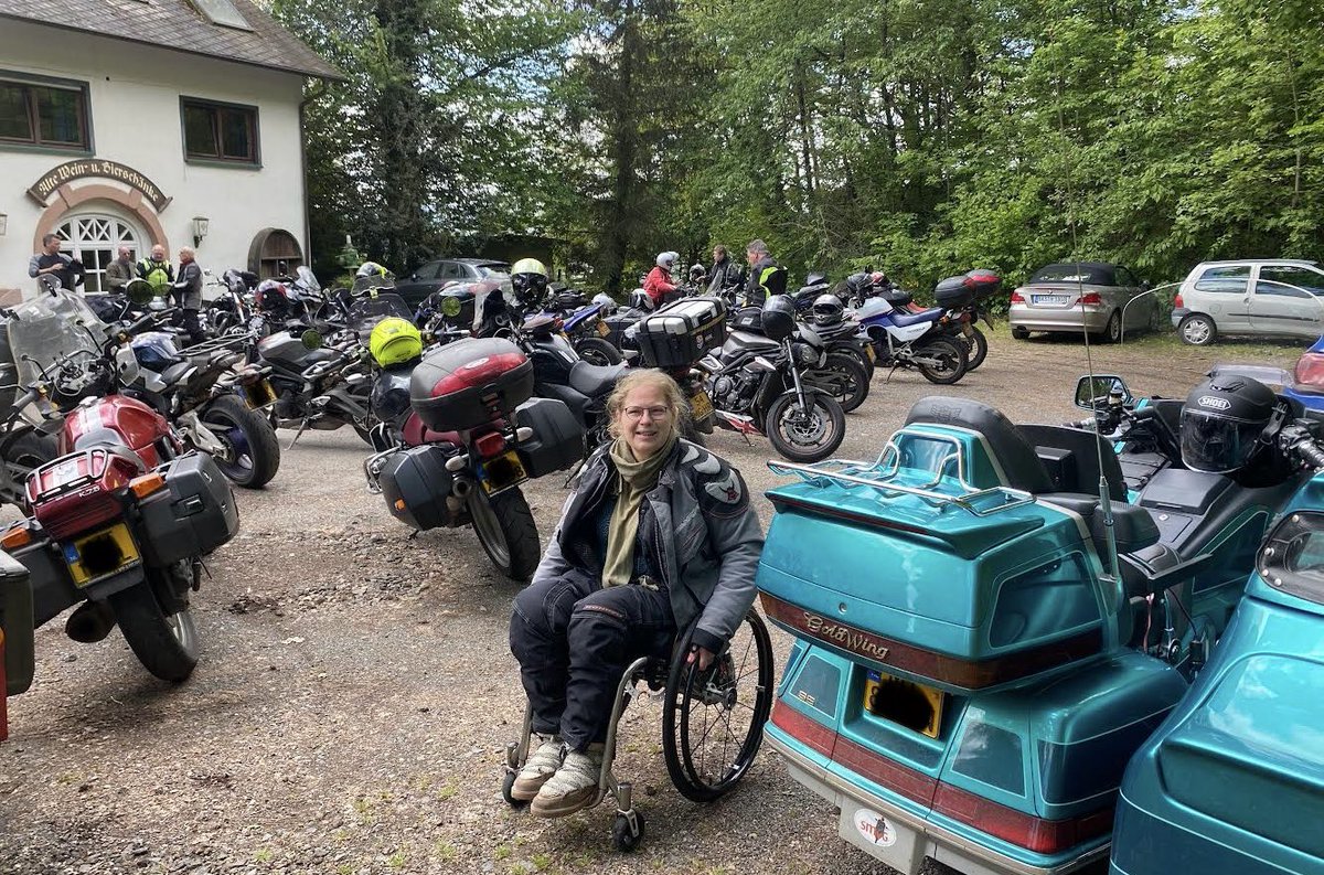 ikzoekeenmotor's tweet photo. Astrid Rozeboom rijdt rolstoel en motor
👊🏼
Lees het artikel via:
https://t.co/LR04y84vo3
#passievoormotoren #zijspan #ikzoekeenmotor https://t.co/kjfgTjz6Ua