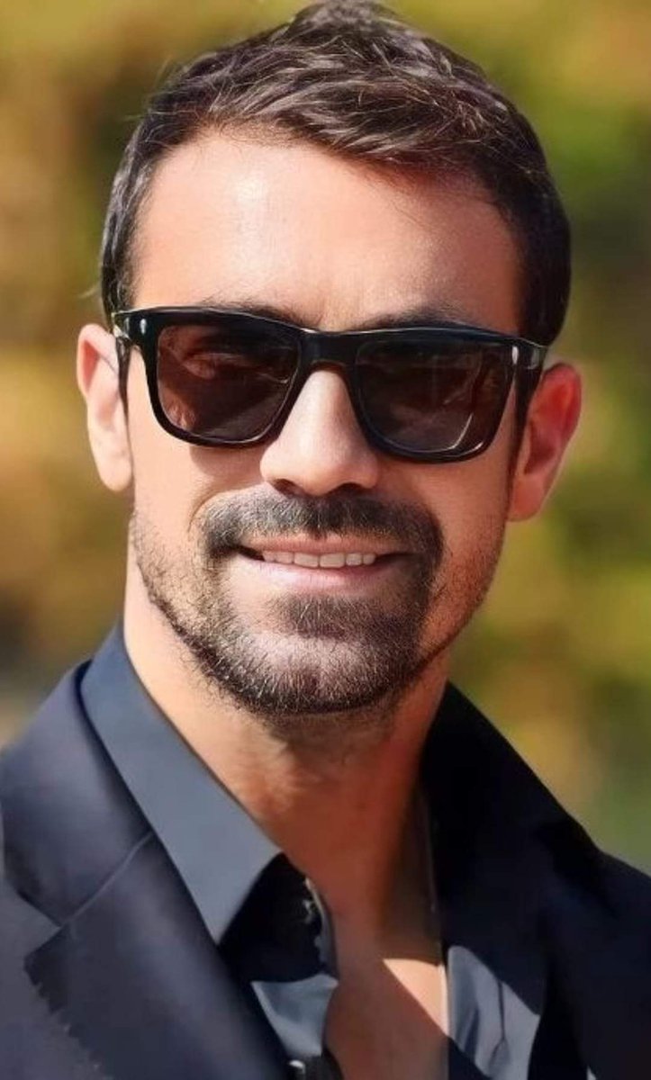 Bello come il sole 😍
#İbrahimÇelikkol İbrahimÇelikkol