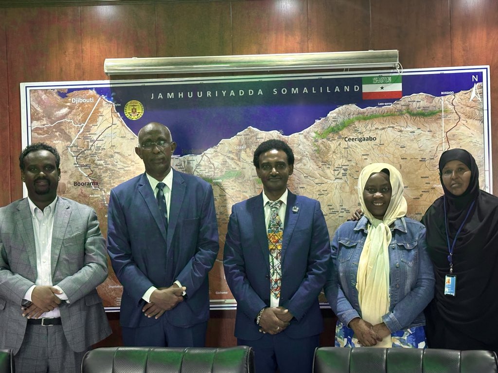 TedlaMezemir's tweet photo. We met with #MoPD HE Ministry of Planning along with the Director General and UNICEF team. Among many we agreed on 1) Scale up decentralization, 2) Organize Somaliland Children conference and district level development conferences; 3) Establishment of data Centre/Institute. @SaeedWafaa @VictorChinyama
Somaliland Go!!