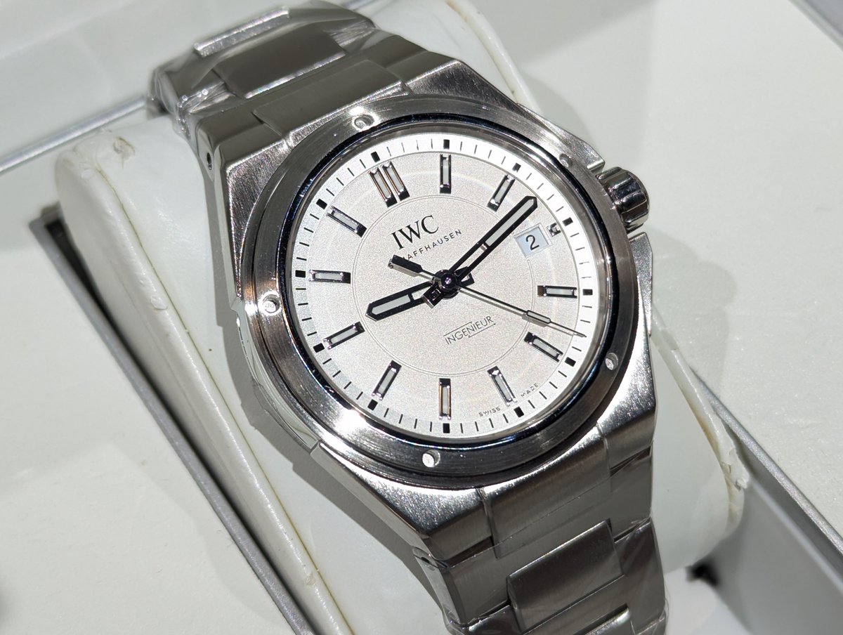 TimeGrace_'s tweet photo. 【9月🌙シルバーウィーク特集】
IWC - インヂュニア オートマティック
Ref : IW323904
防水性能🏄♂️ : 120M
中古A : 所々に僅かな傷がございます。
https://t.co/AzL44Ic8Dv
#TIMEGRACE #腕時計 #時計買取 #IWC https://t.co/X5HsoPyi98