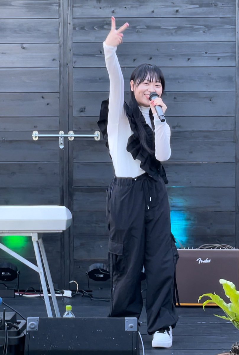 renom2023's tweet photo. パナリフェス楽しかった!
Vivid!!ポーズ決まったね(^^)v!!
#Vivid!! #RION #HiKaRi_RION
#レノ丸のお姉さん
#PANARI #宇部市 https://t.co/9mhyZ0UUBV