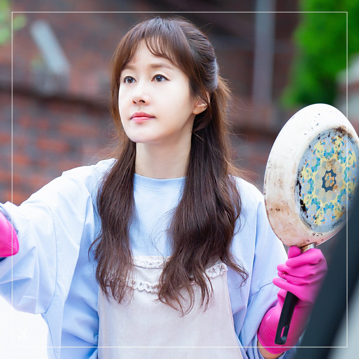 YNKentofficial's tweet image. [📝] #와엔케POST 
#김지수 #가족X멜로

내 인생에 최고로 잘한 게
지수 배우의 &amp;lt;가족X멜로&amp;gt;를 만난 거야💕

우리의 멜로 지수 배우
비하인드 포스트 보고

오늘 밤 10시 30분
JTBC &amp;lt;가족X멜로&amp;gt;에서
만나는 거 잊지 말기🤙🥰

🔗 naver.me/x5G8VpFY 

#Kimjisoo #금애연
#RomanceintheHouse