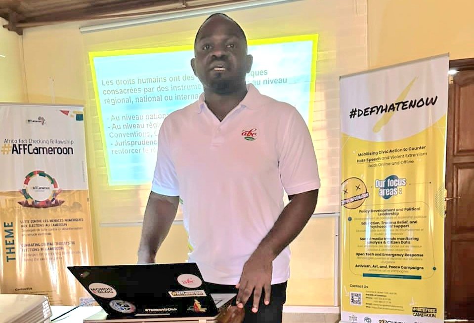 Le_TDK's tweet image. #BlogDay2024

Des blogueurs et créateurs de contenu d&apos;expression anglaise et française ont assisté au Digital Human Rights Workshop.
Organisé par @DefyhatenowWCA et @BloggersCM 

J&apos;y ai effectué une présentation sur la promotion des Droits de l&apos;Homme dans la création de contenu