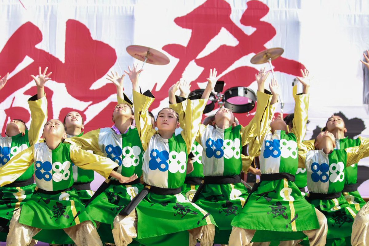 tonmaay777's tweet photo. 第3回近江八幡ダンスフェスティバル@近江八幡市役所前駐車場特設ステージ(2024.08.25)
『P→SEN』さん、素敵なダンスありがとうございました😊
#ダンス好きな人と繋がりたい
#近江八幡ダンスフェスティバル
#3連覇優勝㊗️
#祭りdeプロジェクト
#DanceFH
#PSEN
#万歳
#素顔の笑顔が一番 https://t.co/jJ6625fWis