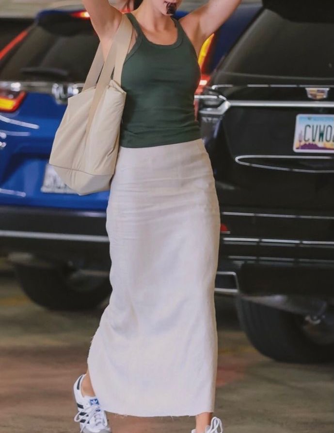 paetpan_taewty's tweet image. แต่งตัวตาม #basicoutfit นี้ง่ายๆ 
พิกัดเสื้อ  s.shopee.co.th/6fOADTZw79
พิกัด กระโปรง s.shopee.co.th/7Kdr0a5uQf