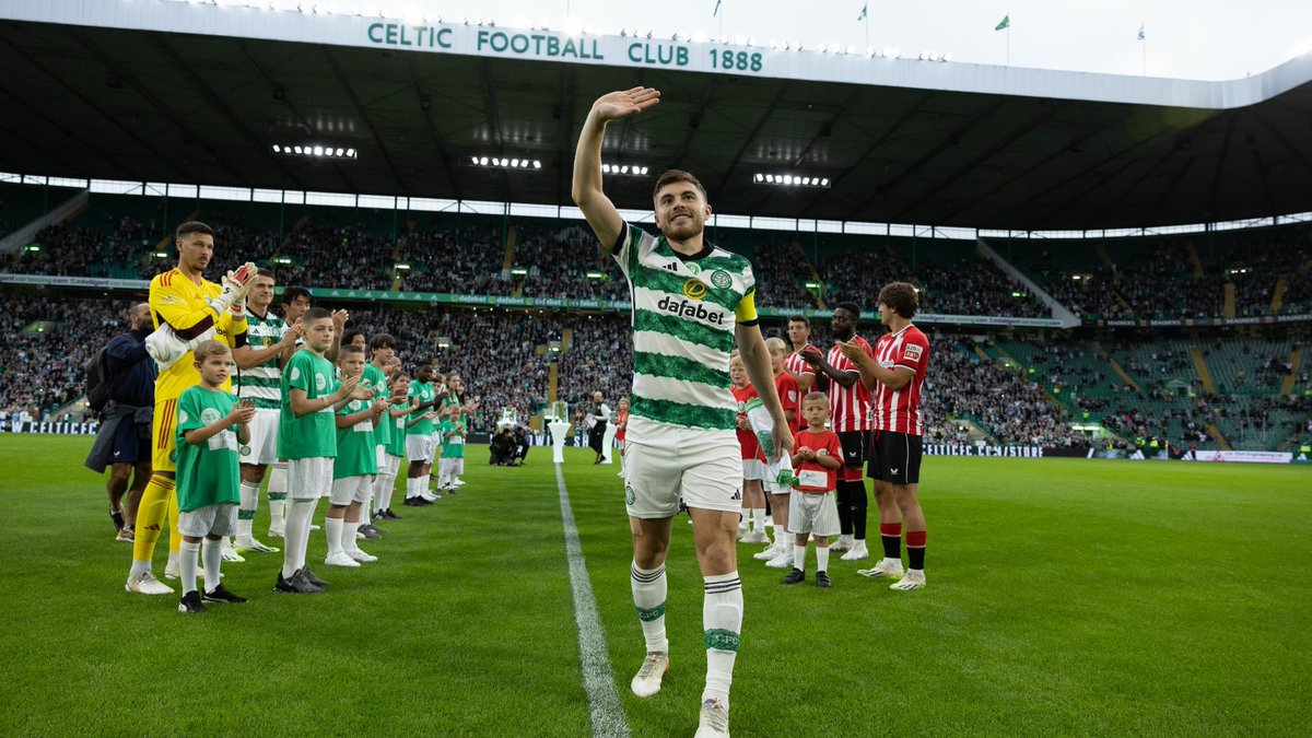 500 games 
109 goals 
105 assists 
True one club man 🍀
James Forrest one of a kind💫