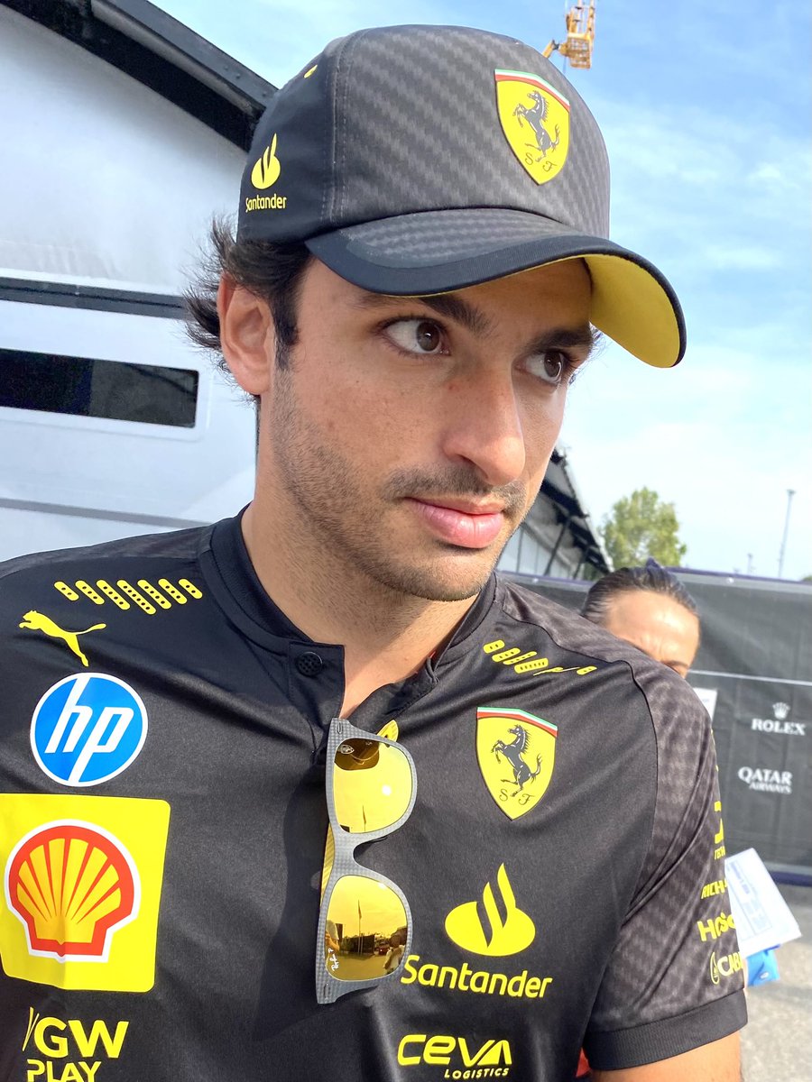 Joyeux anniversaire Carlos Sainz
(30 ans).  

#F1 #Formula1 #CarlosSainz #HappyBirthday #Spain #Ferrari #ItalianGP #Monza