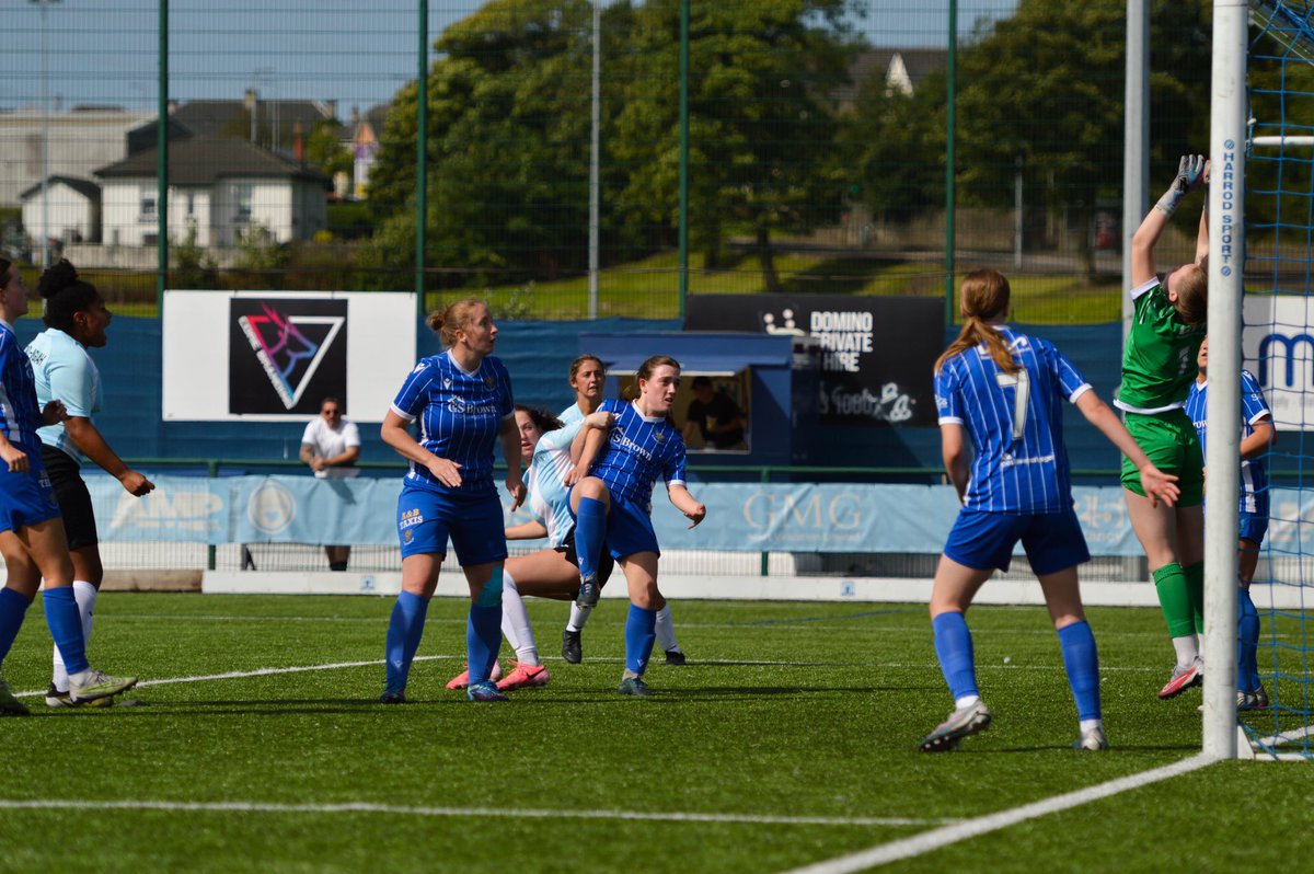 First game of the new season for Gartcairn ladies a few weeks ago! ⚽️ #sportsphotography #footballphotography #ladiesfootball #photographer #sportsphotographer