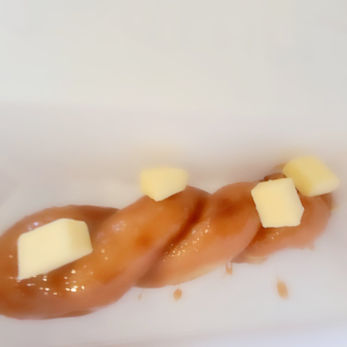 9373Hina's tweet image. #PANSEHOUSE で1人打ち上げ🤣
ミートパティが美味しすぎた♥️
２軒目は 韓国で人気 #DONUTSHOP でクァベキのソルティキャラメル味を🎵
バターが乗ってて濃厚🎉モチモチしてて美味しいの😍
3軒目に #IMAGAWASAND でりんご飴🍎 
食べやすいサイズに切ってもらえたー❣️お口直しに🤤
もぅお腹が破裂しそう😂