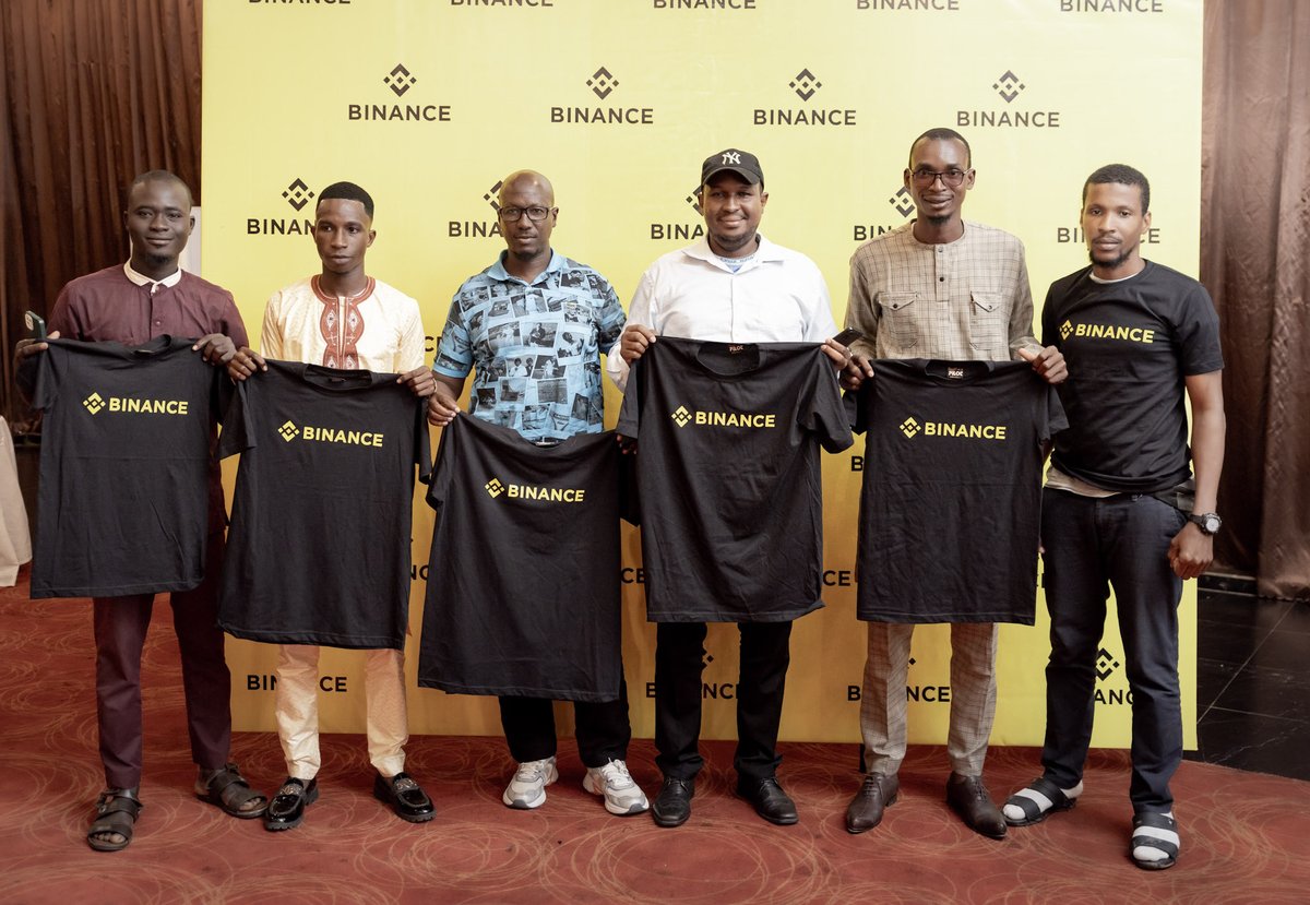 Communauté Malienne 🇲🇱 🙌🏽

Plus de 300 passionnés de crypto nous ont rejoints pour notre tout premier meetup, et c'était au-delà de nos espérances !

Nous sommes impatients de continuer à faire grandir cette incroyable communauté. 🚀

#BinanceMeetupBamako