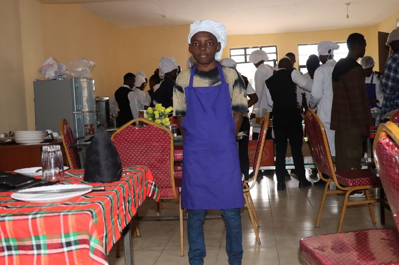 ArizonaICollege's tweet photo. Meet the youngest man in college @Arizona International College
📷 Call, SMS, or WhatsApp:
Thika Campus: 0742888222
Mlolongo Campus: 0757222111 or 0746666056
📷 Apply online now: https://t.co/Ftmk9FHNoj
#younganddriven #futurestartsearly #nithibridge #MulikaMorara https://t.co/jCbCusDPGH